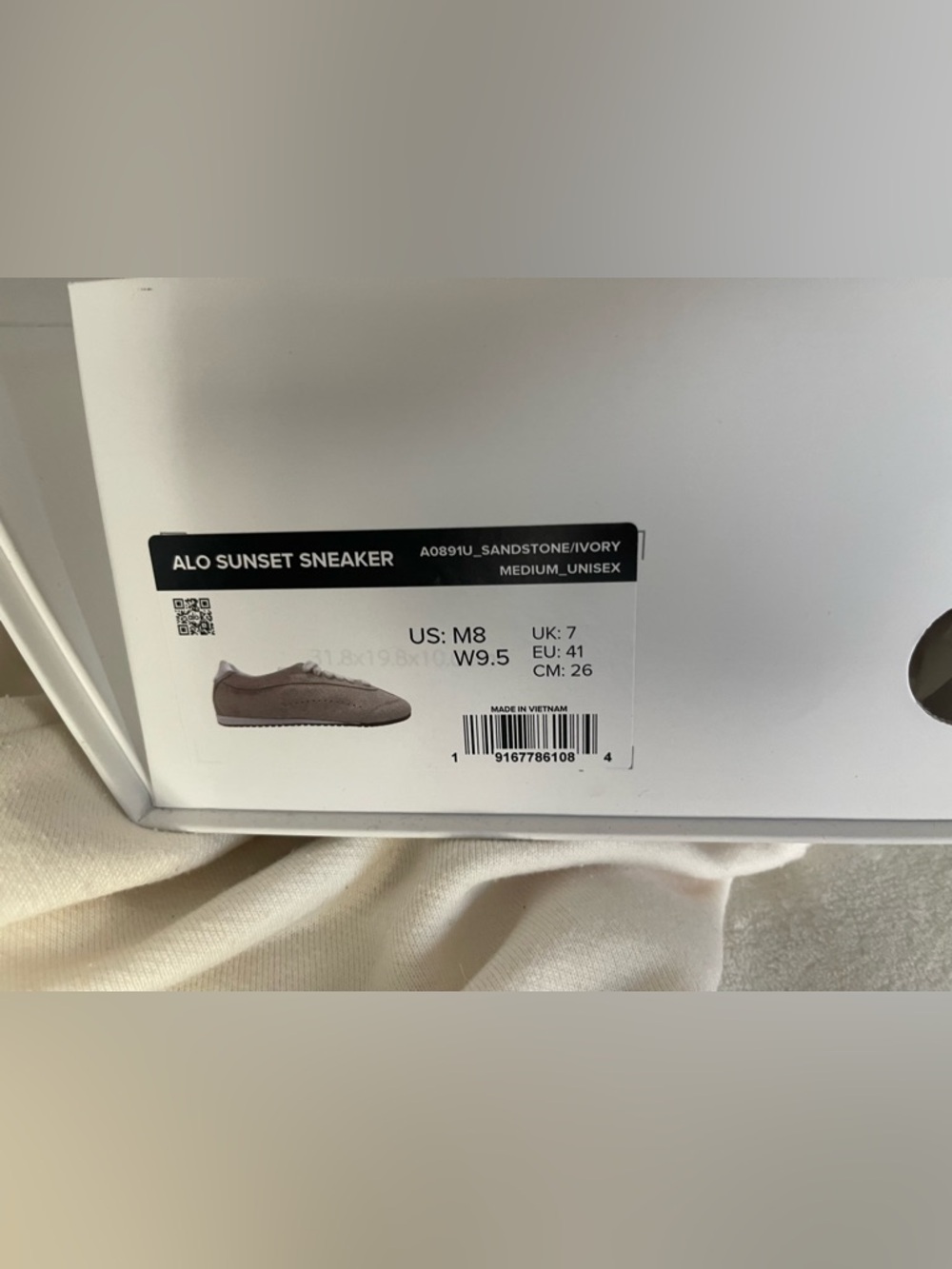 Alo Sunset Sneaker Sandstone Women’s size 9.5 Brand New In Box - Picture 9 of 16